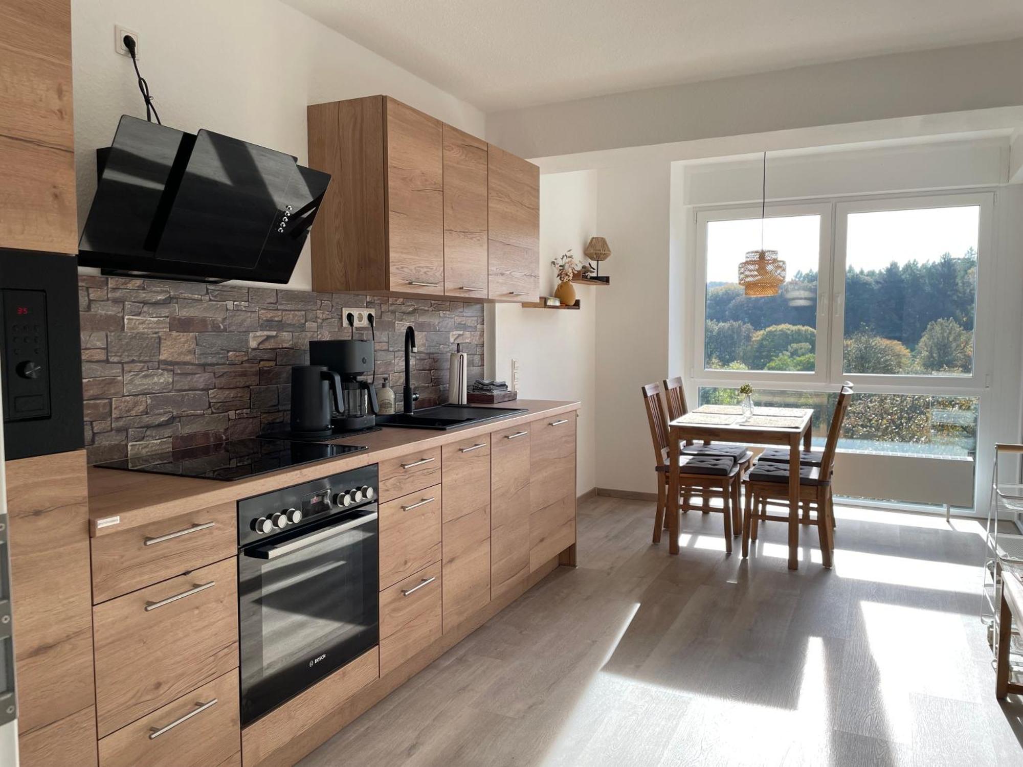 Gemuetliche Gaestewohnung, Zentral, Mit Blick In Apartment *